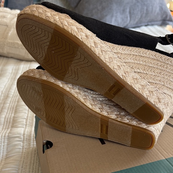 NWOT TOMS Camilla Black Espadrille Wedges - Picture 3 of 5